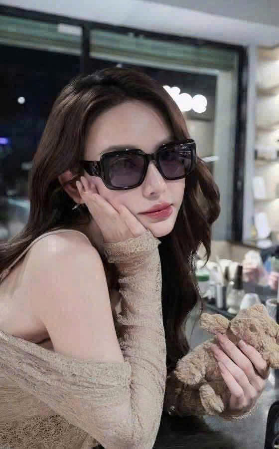 Kính Râm Nữ Longchamp Màu Đen, Giảm Giá 82%